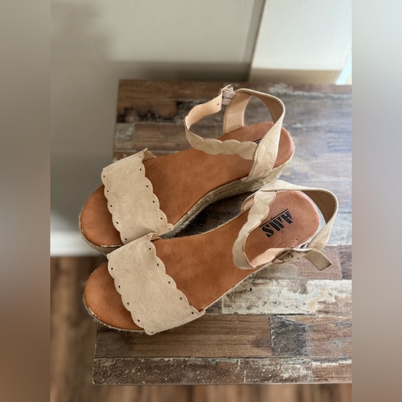 AMS Espadrille Platform Sandals - Picture 6 of 8